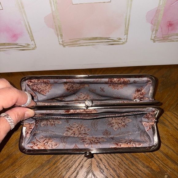 Hobo Pink Leather Doubleheader Kisslock Clutch - Picture 5 of 6
